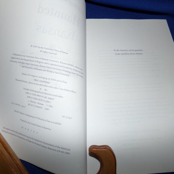 Haunted Kansas: Ghost Stories & More - Lisa Hefner Heitz - Softcover Book - 1997 - Picture 4 of 6